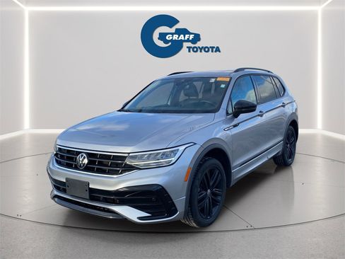 Used 2022 Volkswagen Tiguan SE R-Line image 9