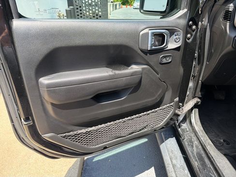 Used 2022 Jeep Wrangler Unlimited Sport AWD/4WD image 37