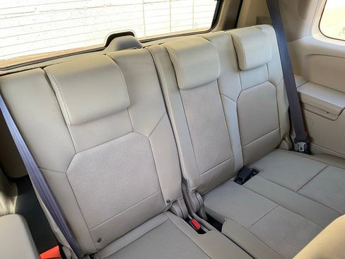 Used 2011 Honda Pilot LX image 6