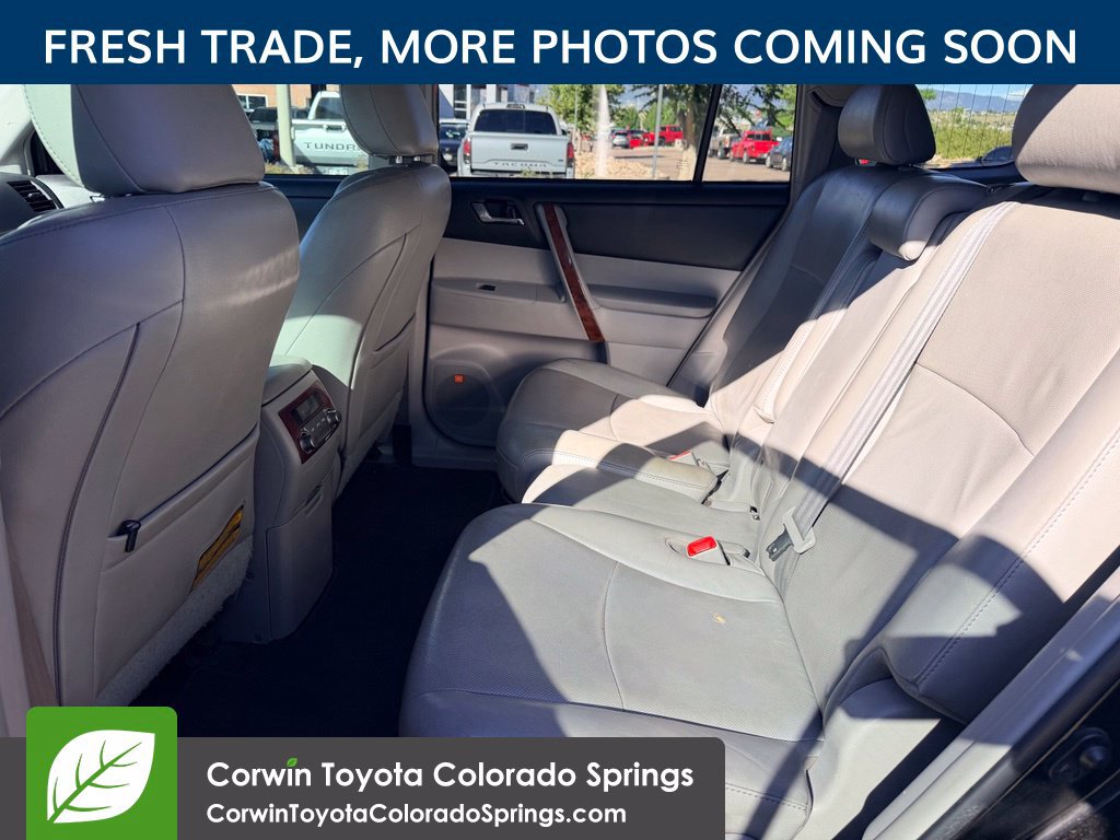 Used 2012 Toyota Highlander Limited w/ Tow Pkg AWD/4WD image 11