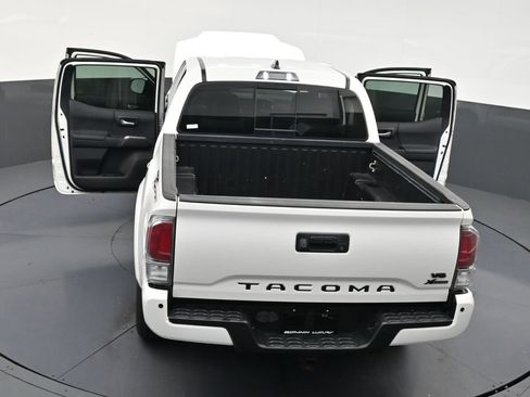 Used 2020 Toyota Tacoma TRD Sport w/ Technology Package RWD image 33