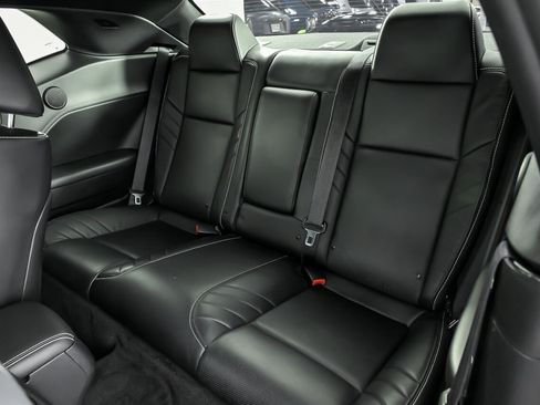 Used 2015 Dodge Challenger SRT Hellcat image 22