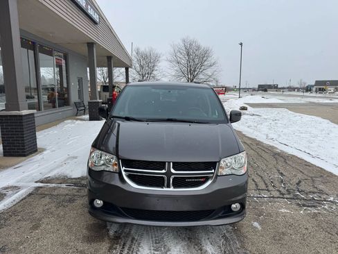 Used 2017 Dodge Grand Caravan SXT image 8