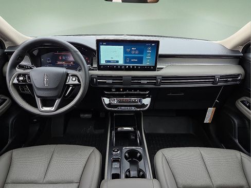 New 2026 Lincoln Corsair Premiere image 11