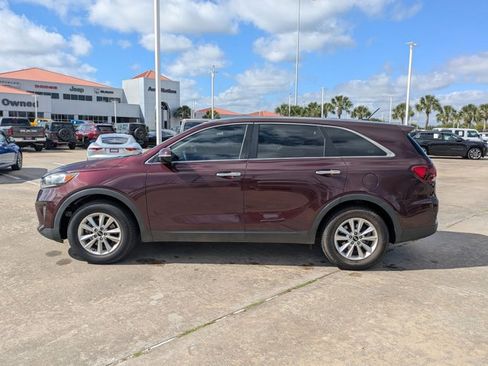 Used 2020 Kia Sorento LX image 2