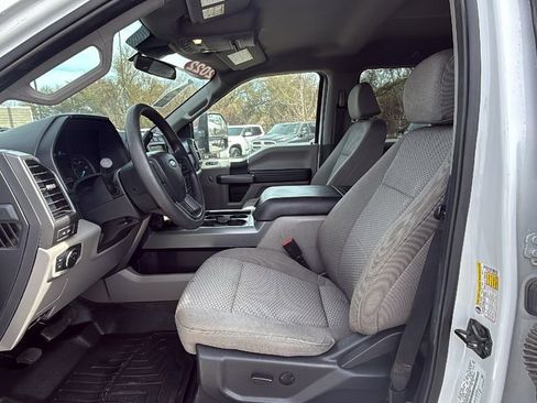 Used 2022 Ford F450 XLT w/ XLT Value Package image 11