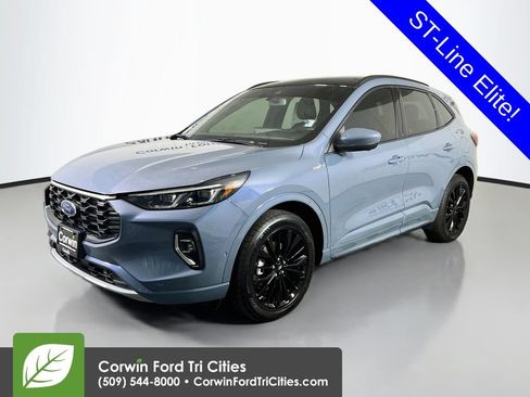 Used 2023 Ford Escape ST-Line Elite w/ Premium Technology Package AWD/4WD image 5