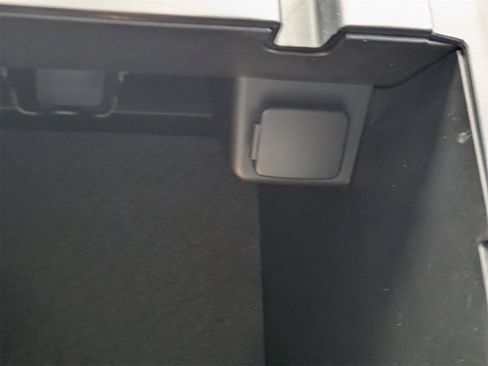 Used 2020 Ford Explorer XLT w/ Equipment Group 202A image 26