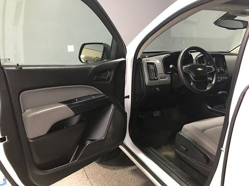 Used 2015 Chevrolet Colorado W/T w/ WT Convenience Package image 9