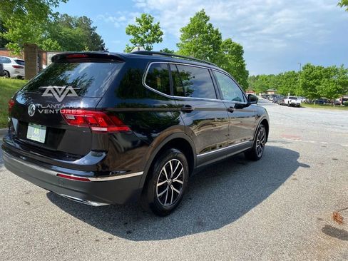 Used 2021 Volkswagen Tiguan SE image 10