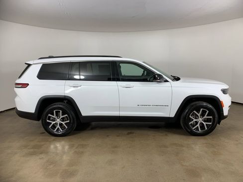 Used 2025 Jeep Grand Cherokee L Limited AWD/4WD image 5