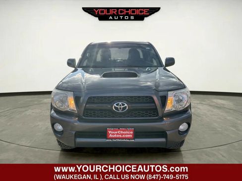 Used 2011 Toyota Tacoma 4x4 Access Cab V6 w/ TRD Sport Pkg image 2