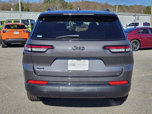 New 2025 Jeep Grand Cherokee L Altitude image 10
