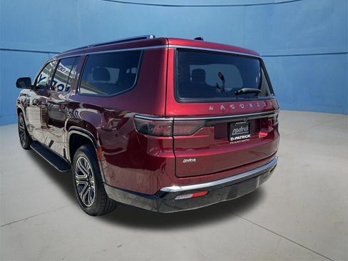 Used 2024 Jeep Wagoneer L Series II w/ Flexible Seating Group AWD/4WD image 7