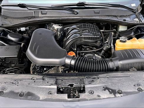 Used 2019 Dodge Charger SXT image 11