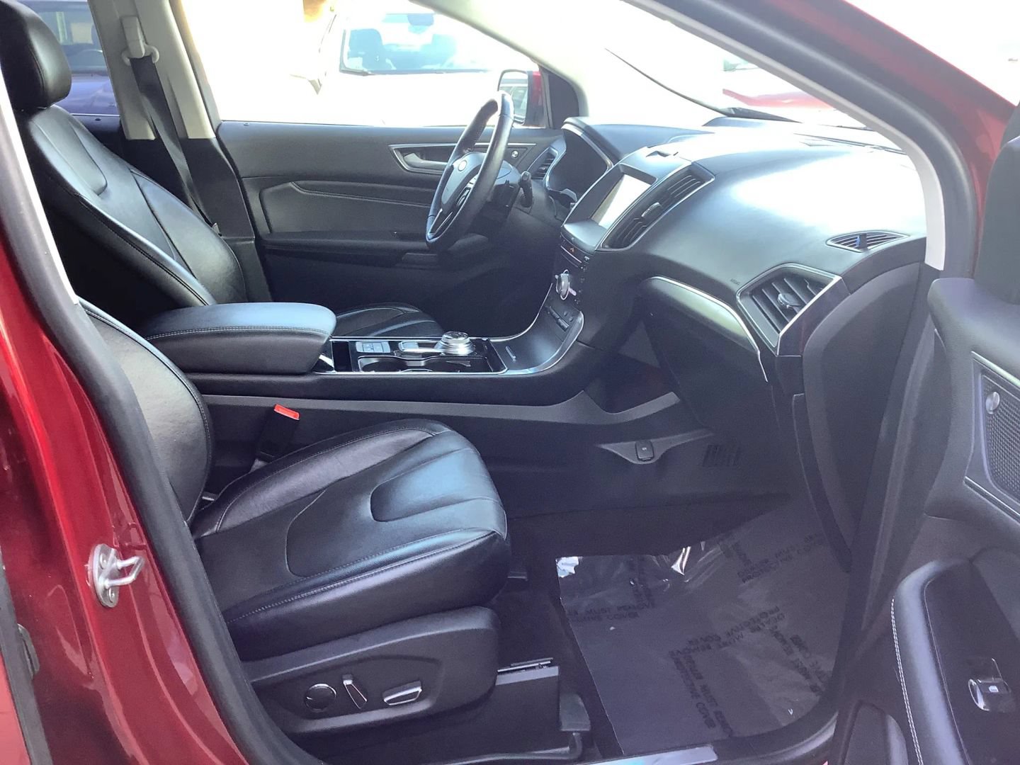 Used 2019 Ford Edge Titanium w/ Equipment Group 301A AWD/4WD image 10
