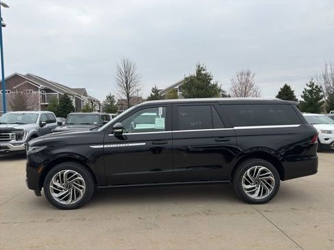 New 2026 Lincoln Navigator L Reserve AWD/4WD image 8