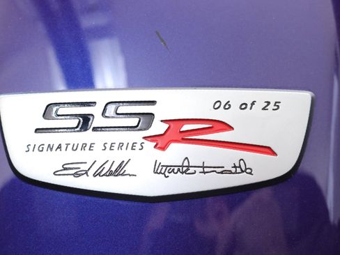 Used 2003 Chevrolet SSR w/ Preferred Equipment Group image 2