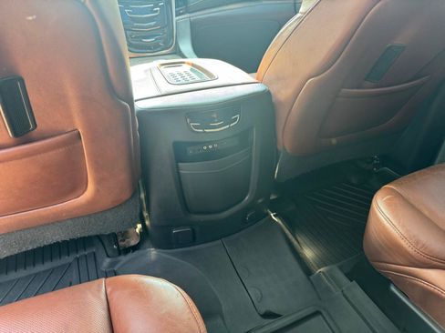 Used 2016 Cadillac Escalade Premium AWD/4WD image 15