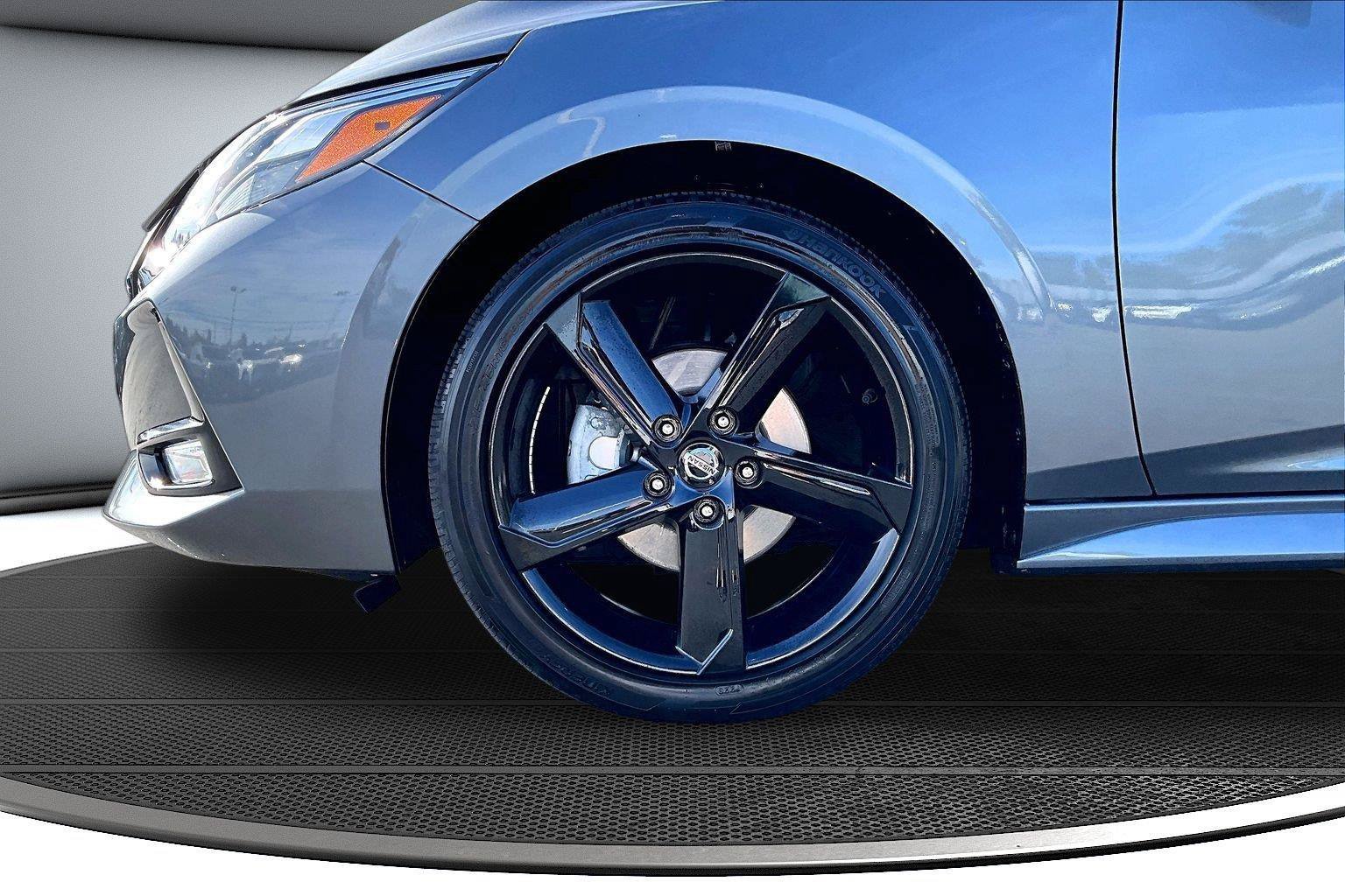 Used 2023 Nissan Sentra SR w/ Midnight Edition Package FWD image 33