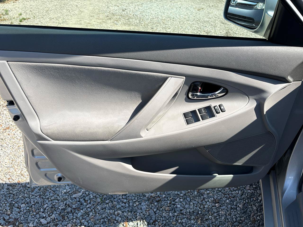Used 2010 Toyota Camry FWD image 19