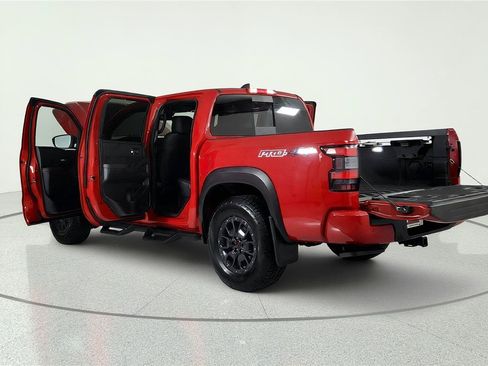 Used 2023 Nissan Frontier PRO-4X w/ Pro-4X Premium Package AWD/4WD image 12