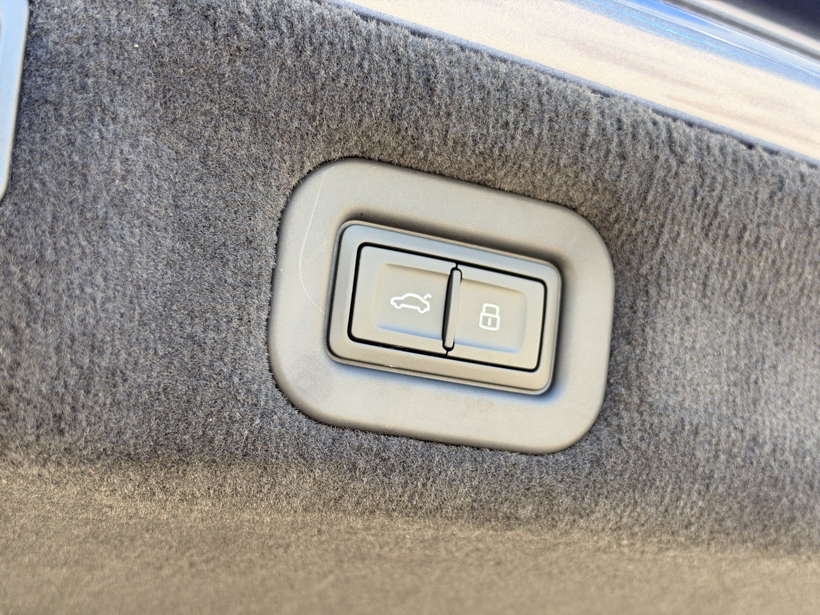 Certified 2025 Bentley Flying Spur Plug-In Hybrid AWD/4WD image 43