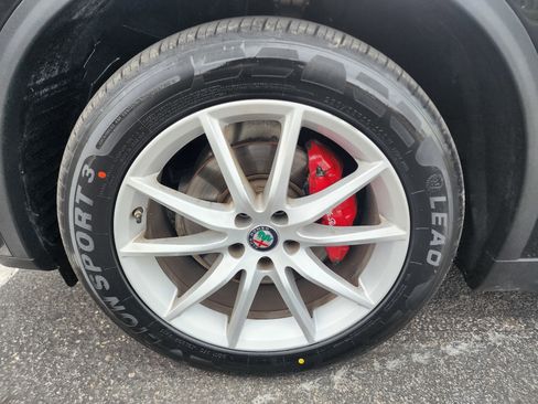 Used 2018 Alfa Romeo Stelvio Ti image 39