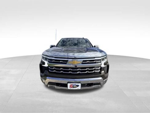 Used 2023 Chevrolet Silverado 1500 LTZ w/ Technology Package AWD/4WD image 3