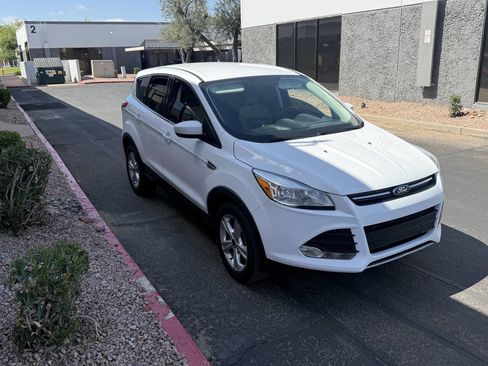 Used 2016 Ford Escape SE w/ SE Cold Weather Package AWD/4WD image 7