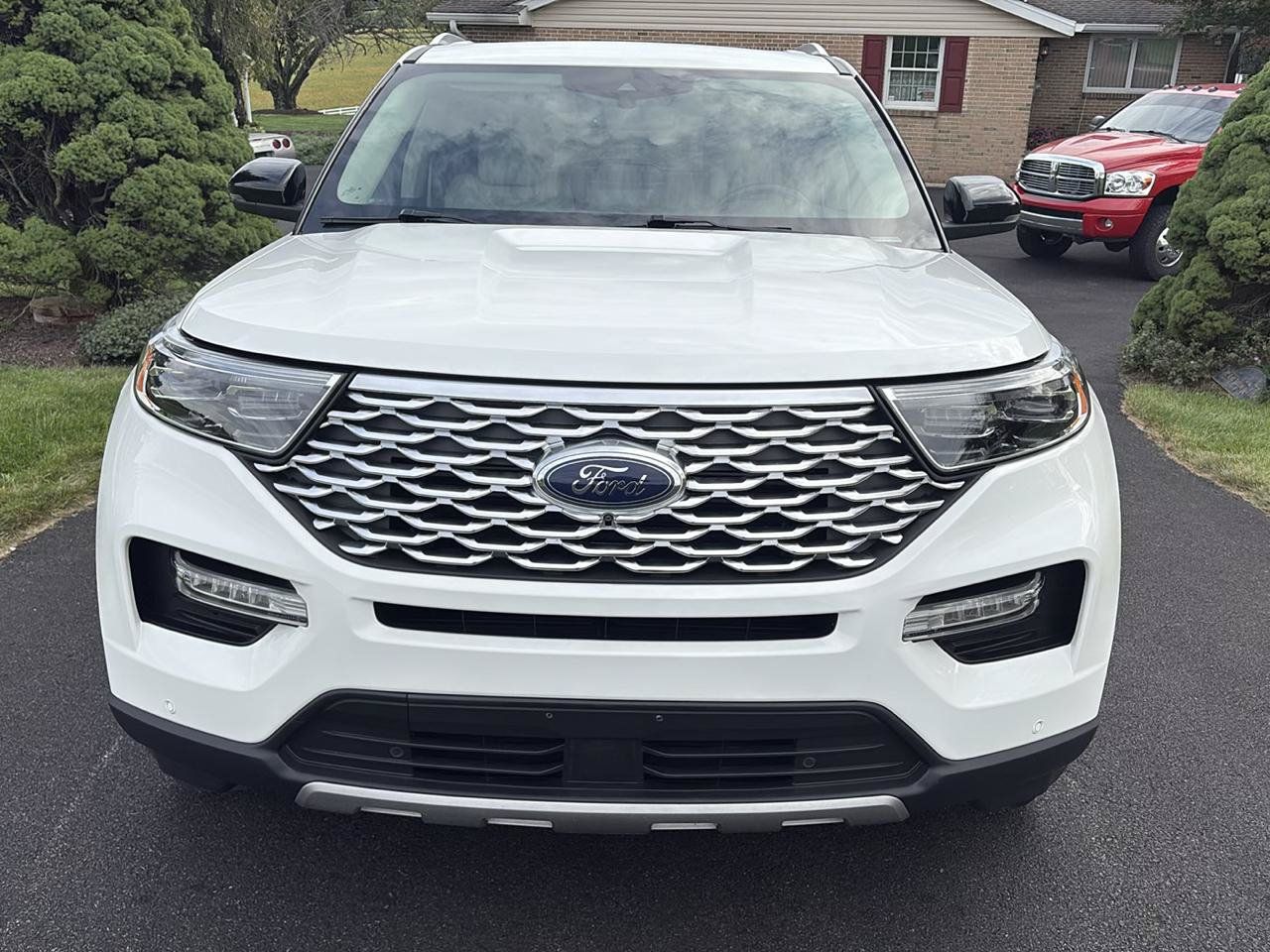 Used 2021 Ford Explorer Platinum w/ Equipment Group 601A AWD/4WD image 7