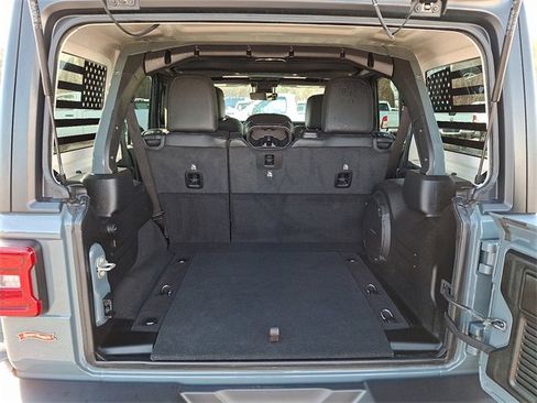 Used 2024 Jeep Wrangler Unlimited Rubicon w/ Technology Group image 30