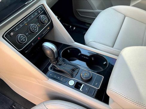 Used 2022 Volkswagen Atlas SEL image 16