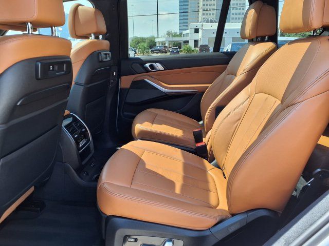 Used 2021 BMW X7 xDrive40i w/ M Sport Package AWD/4WD image 5