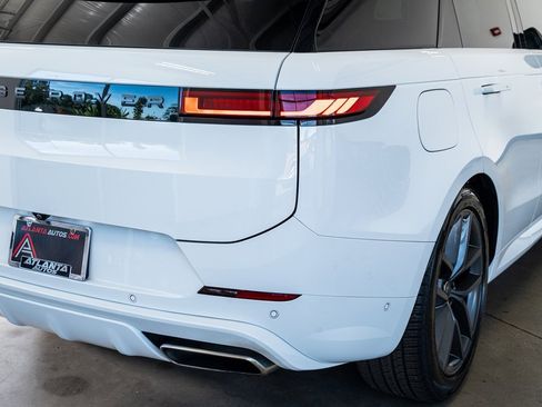 Used 2024 Land Rover Range Rover Sport Dynamic SE image 28