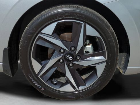 Used 2023 Hyundai Elantra SEL w/ Convenience Package image 25