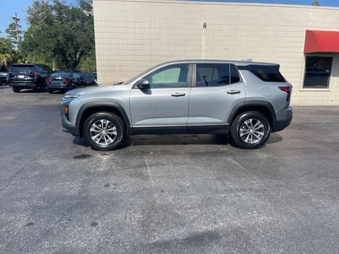 Used 2026 Chevrolet Equinox LT FWD image 2