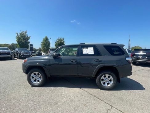 Used 2024 Toyota 4Runner SR5 AWD/4WD image 15