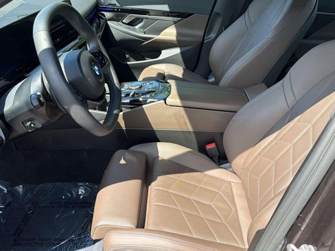 Used 2024 BMW 530i w/ Premium Package RWD image 5