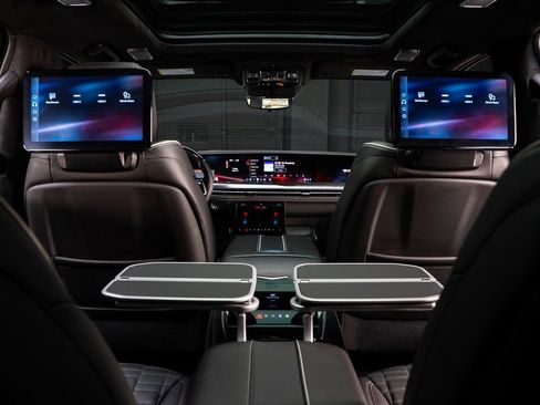 Used 2025 Cadillac Escalade V AWD/4WD image 45