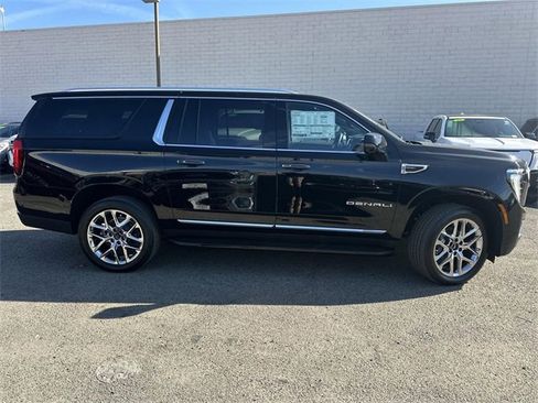 New 2026 GMC Yukon XL Denali image 3