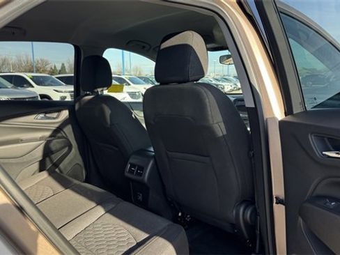 Used 2019 Chevrolet Equinox LT image 12