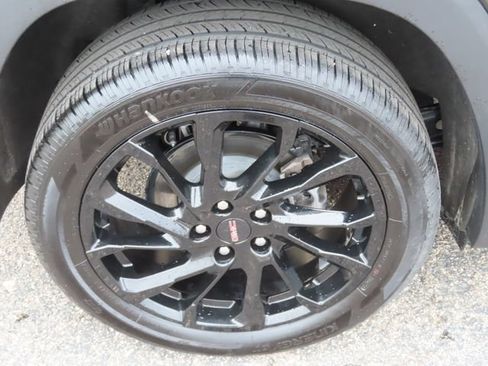 Used 2024 GMC Terrain SLT w/ Elevation Edition AWD/4WD image 13