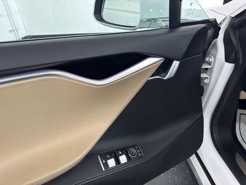 Used 2015 Tesla Model S 85D image 10