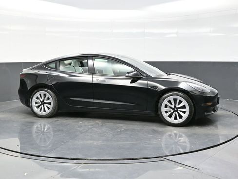 Used 2022 Tesla Model 3 Long Range image 8