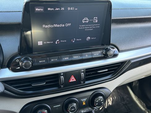 Certified 2023 Kia Forte LXS w/ LXS Technology Package image 27