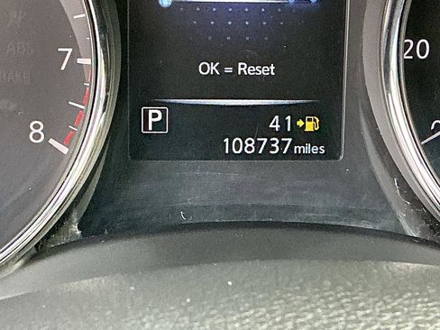 Used 2017 Nissan Rogue SV image 16