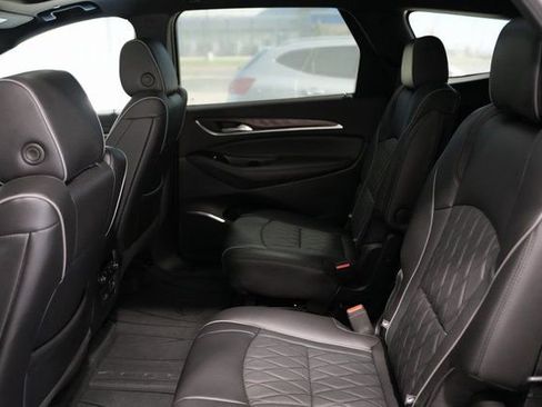 Used 2024 Buick Enclave Avenir image 17