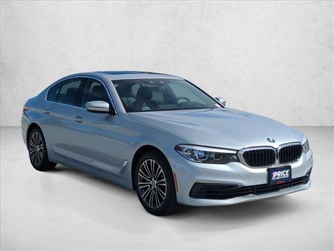 Used 2020 BMW 530e w/ Premium Package image 3