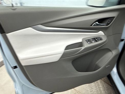 Used 2022 Chevrolet Bolt EUV Premier w/ Sun & Sound Package image 9